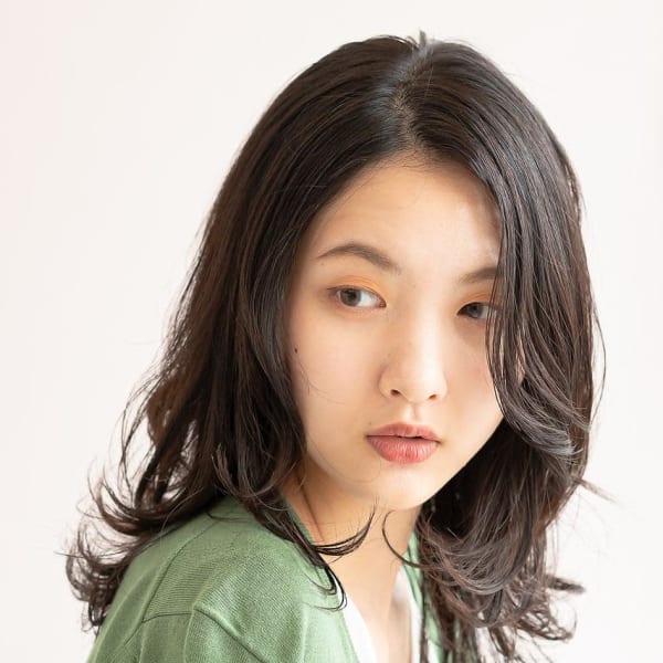 ツヤ髪が織りなす美人ロング