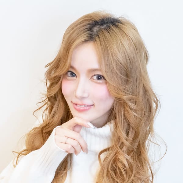 クリーミーベージュ