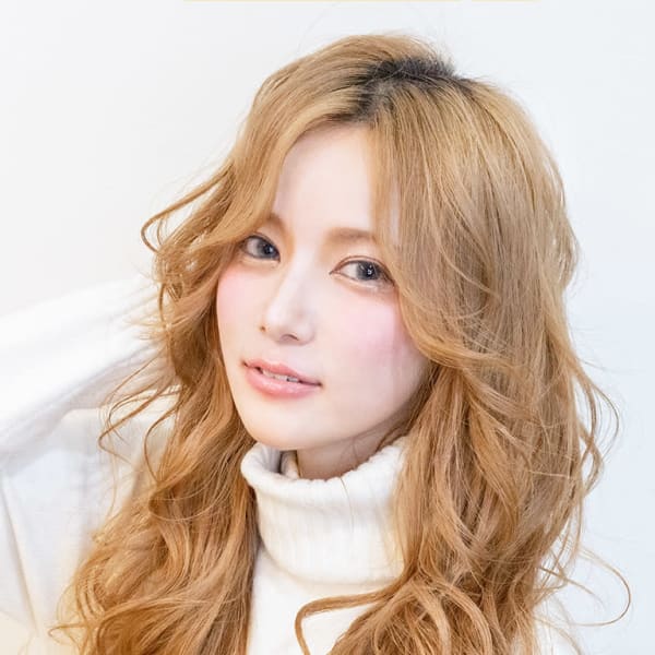 クリーミーベージュ