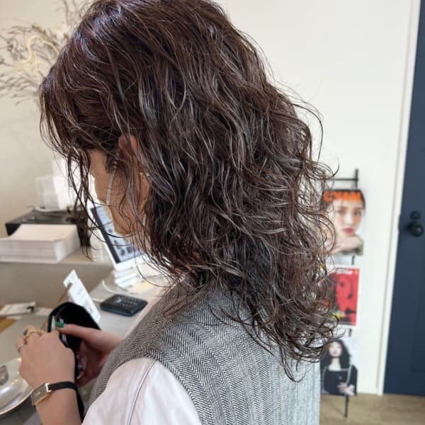 ウルフカットレイヤーカットミディアムウルフパーマ風