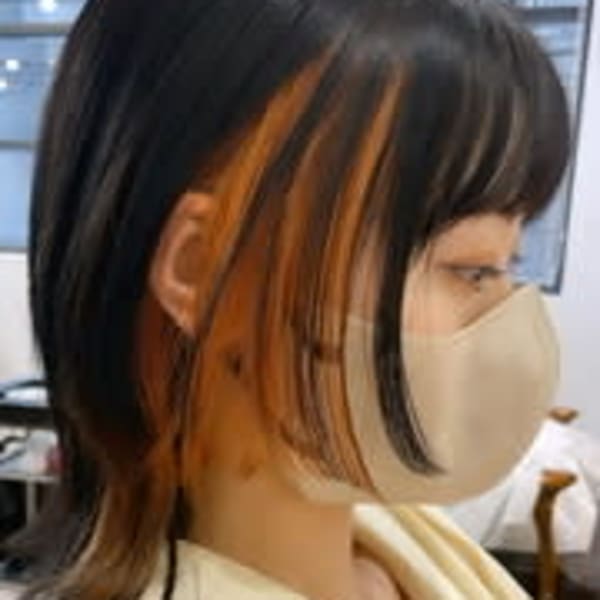 オレンジ×ブラックのコントラストカラー