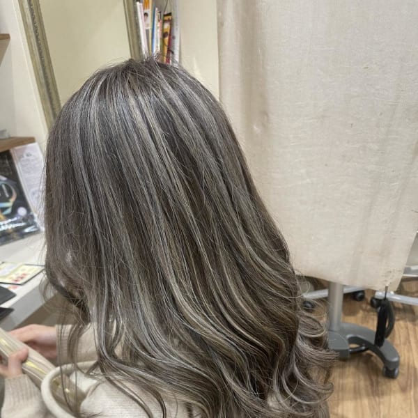 横浜明るい白髪染めハイライトミセスカラー脱白髪染め