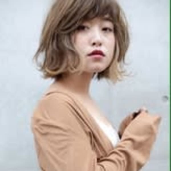 大人かわいいふんわりガーリーボブ