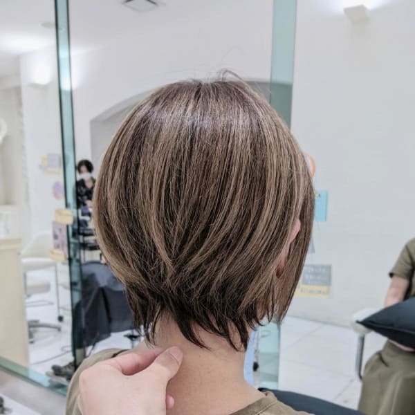 脱白髪染めハイライト×ウルフショートボブ【我孫子】