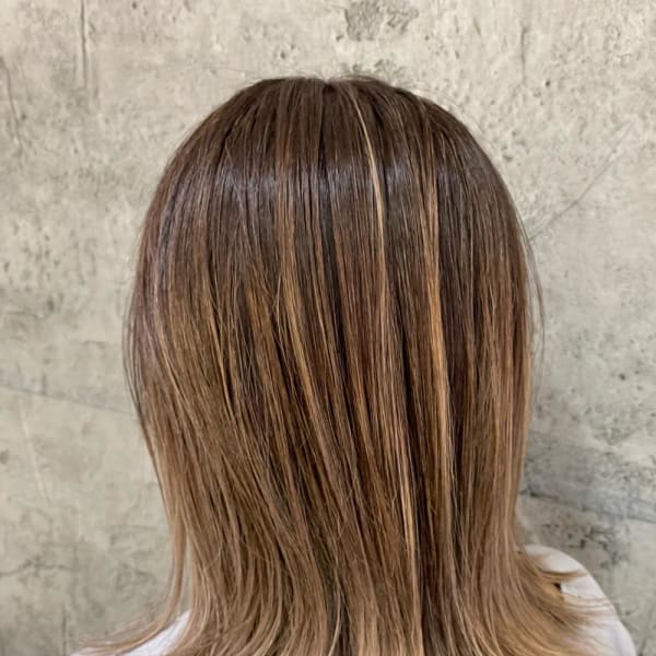 ハイライト　バレイヤージュカラー