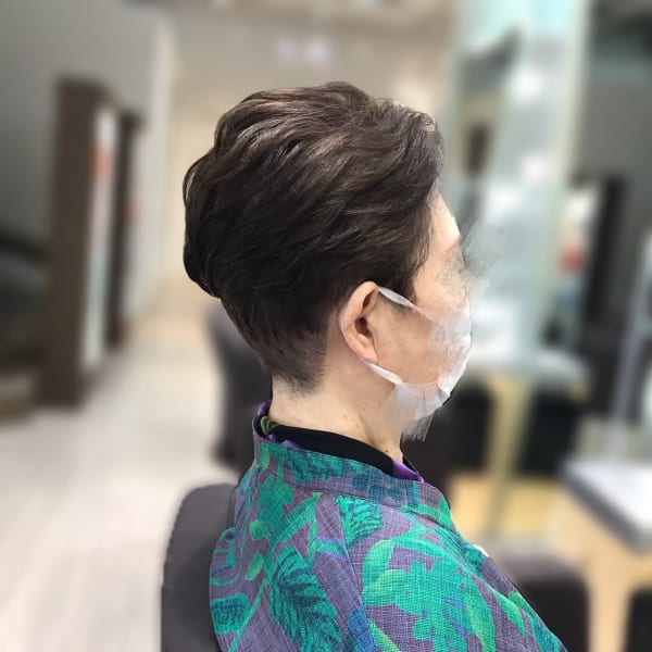 襟足刈り上げショート
