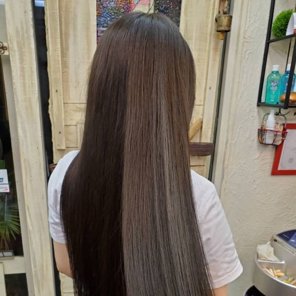 酸熱ストレートやオーガニック縮毛矯正でツヤサラになりましょう