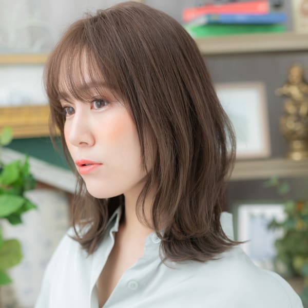 小顔シースルーバングくせ毛風流れるレイヤー ニュアンスカラー