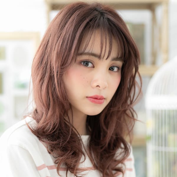 アッシュピンク韓国風小顔ウェットスタイル グレージュカラー