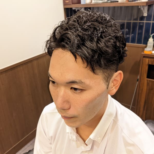 ヒートパーマ×ツーブロックスタイル