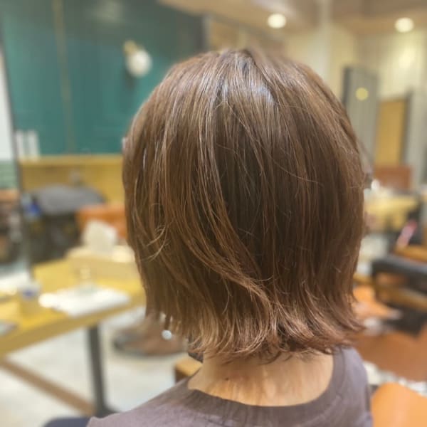 切りっぱなしボブ 外ハネ ニュアンスカラー