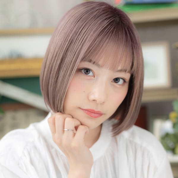 ラベンダーアッシュ透けバング前下がりボブ ボブショート