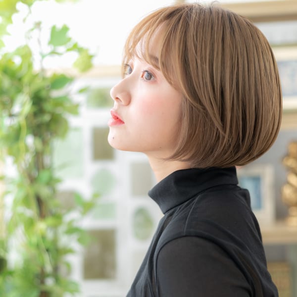 ハイトーンカラー韓国風前下がりマッシュボブブリーチオンカラー