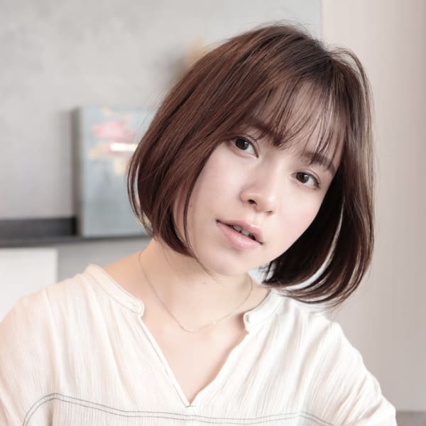 ミルクティアッシュ/艶カラー/ミニボブ/前下がり|M.SLASH FIEL 東戸塚