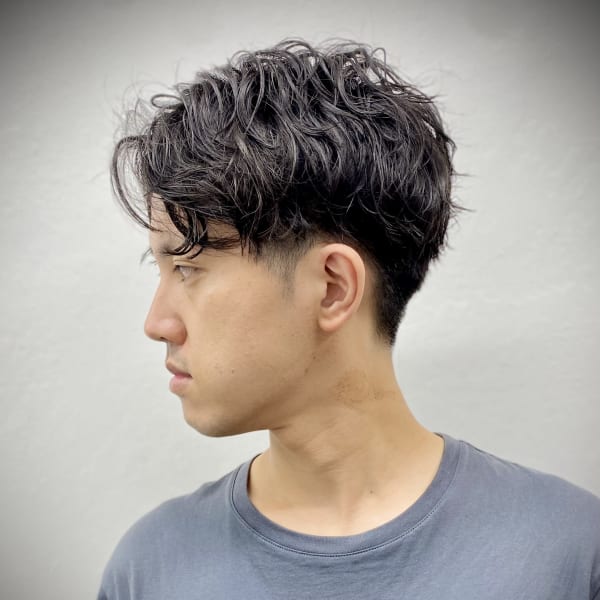 スパイラルパーマ/センターパート