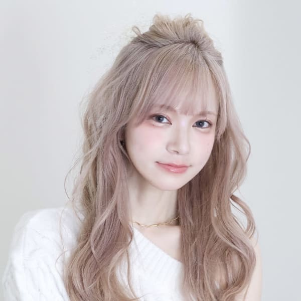 ホワイトベージュ