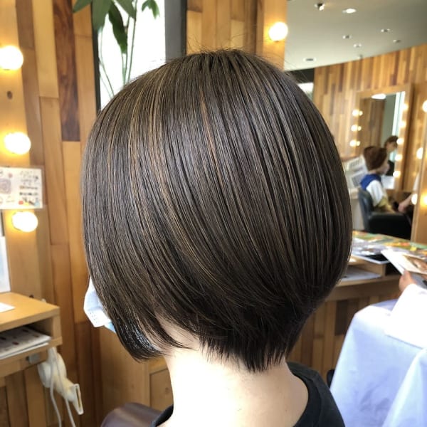 ショートボブ