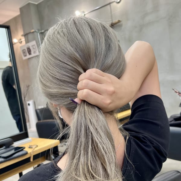 ホワイトベージュ