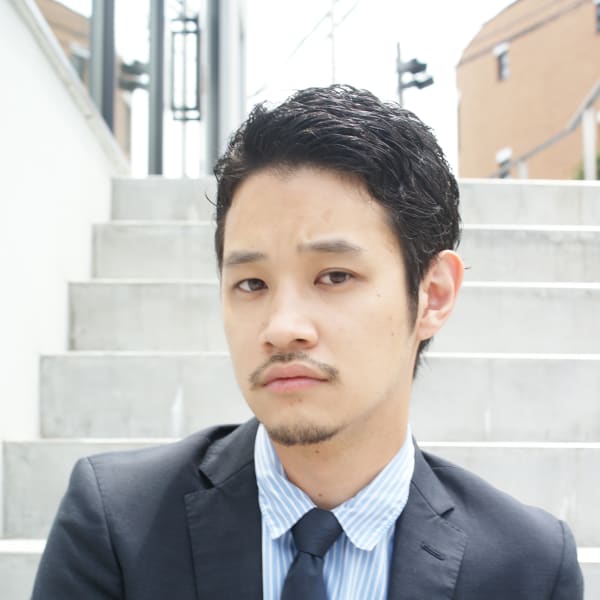大人男子のビジネスヘア