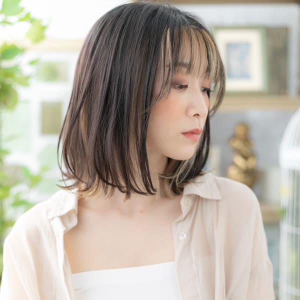 インナーカラーで外国人風透け感小顔ロブヘアブリーチオンカラー