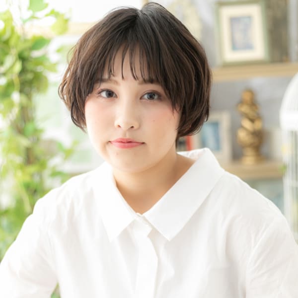 黒髪くせ毛風小顔ナチュラルマッシュショート ボブショート
