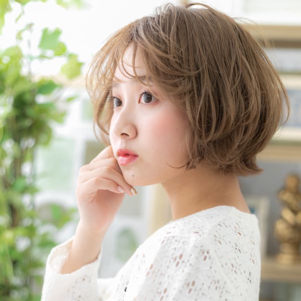 シースルーバングくせ毛風ショートマッシュ　ボブショート