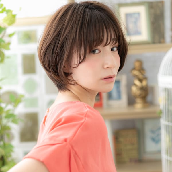 大人かわいいナチュラル前下がりAラインボブ グレージュカラー