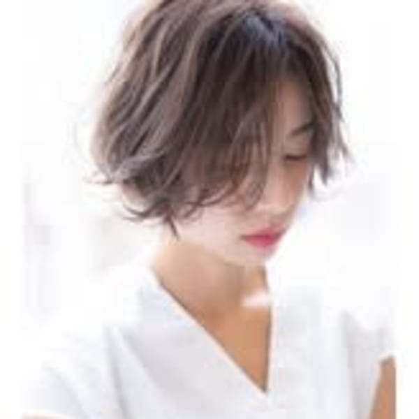20代30代40代前下がり大人ショート|SUNS hair salon