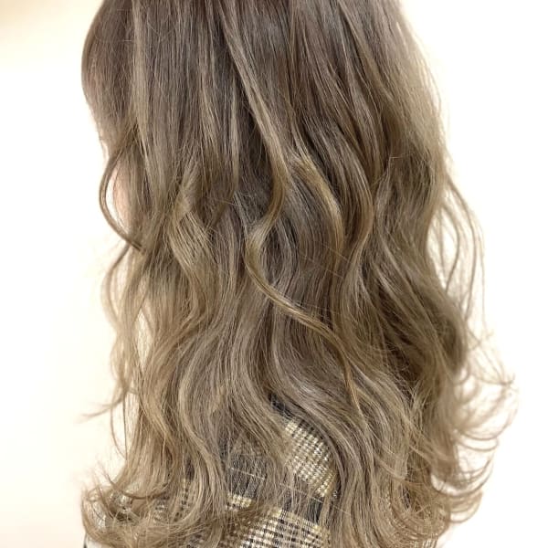 ミルクティーベージュ