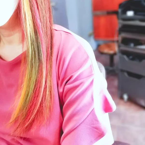 インナーカラーONヘアマニキュア