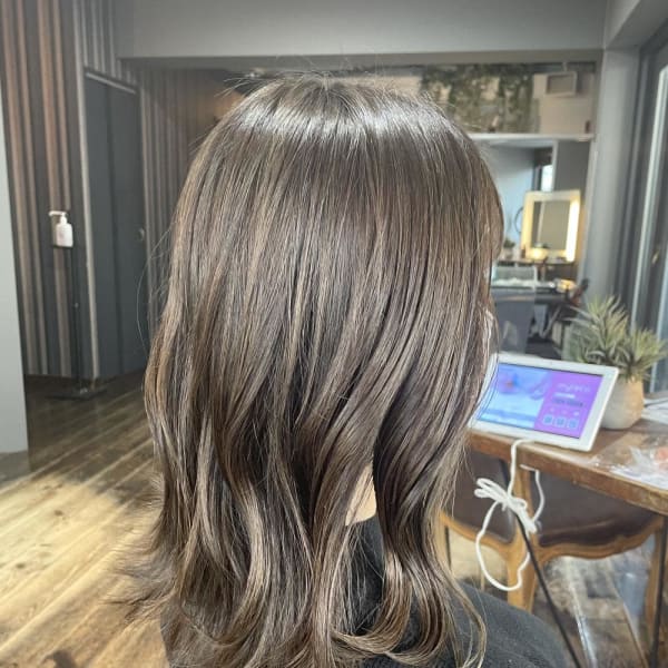 シークレットハイライト・ラベンダーグレージュカラー