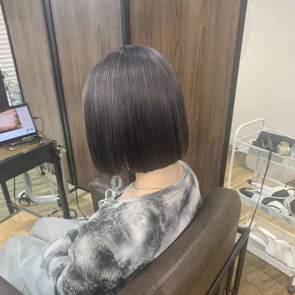 ミニボブ 切りっぱなしボブ ラベンダーシルバー