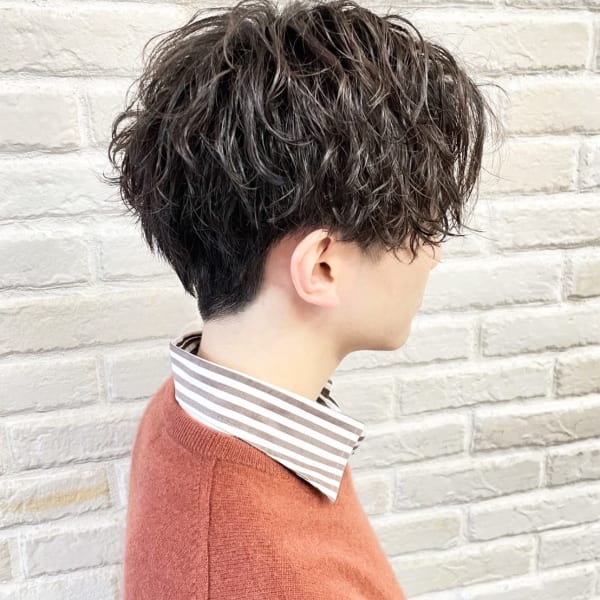 前下がりセンターパート×スパイラル