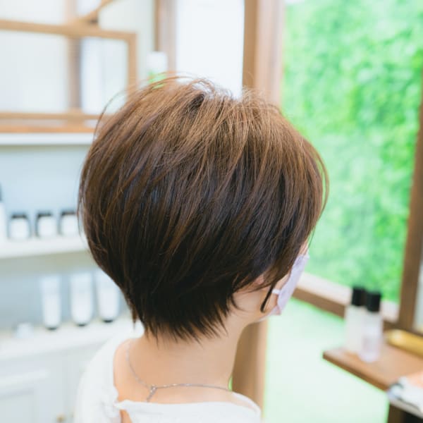 ☆シャープなアウトラインが絶妙な丸みショートスタイル☆
