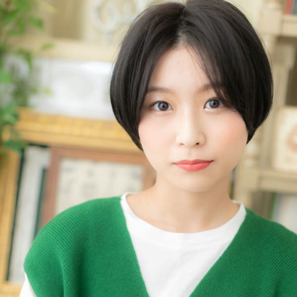 センターパート小顔ミニボブショートマッシュ 前髪なしショート