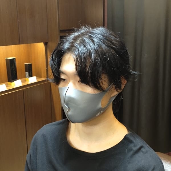 センターパートウルフ