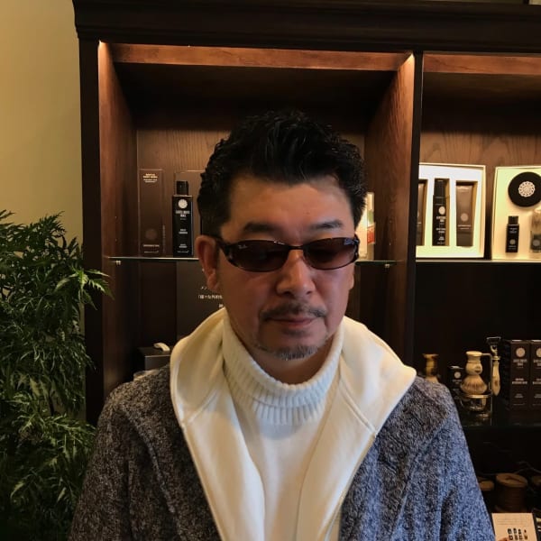 遊び心を楽しむアクティブメンズパーマ