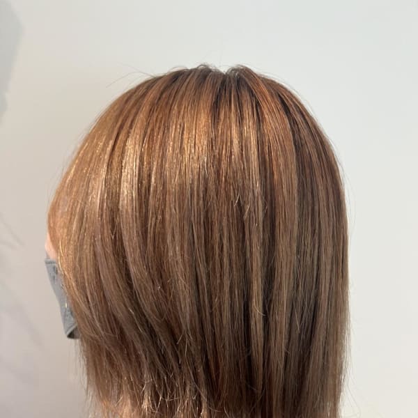 ピンクベージュ