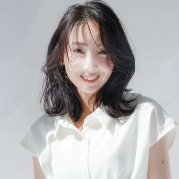 外ハネ　くびれヘアー