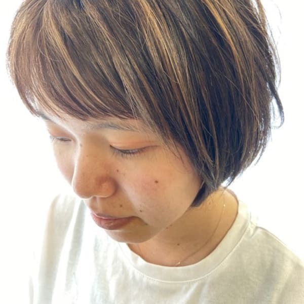 ショートボブ