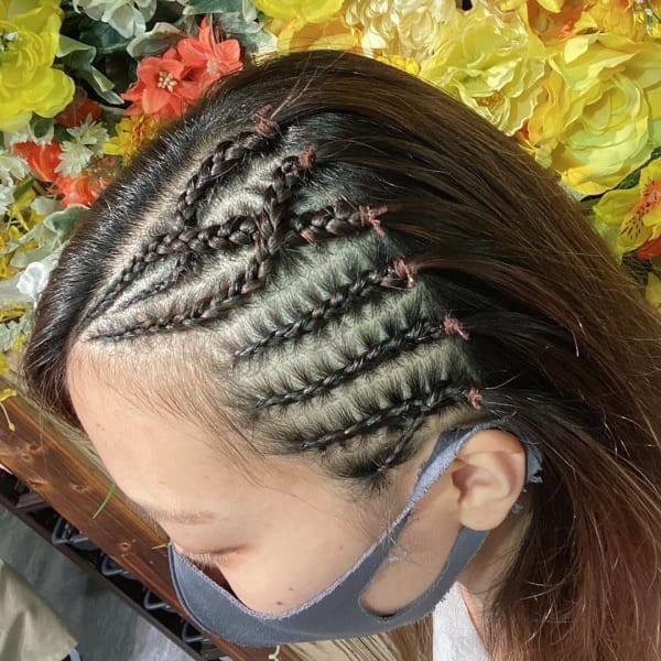 ハーフサイドデザインコーンロウ