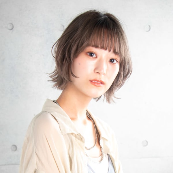 ペールベージュ×ウルフショート