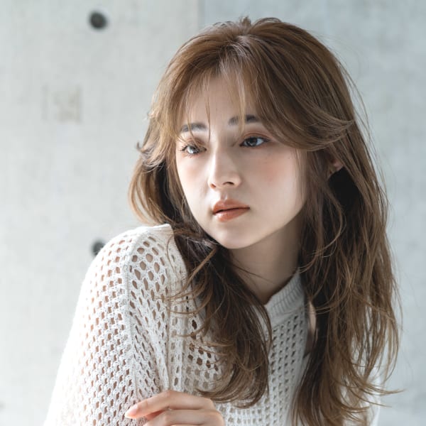 【emu井上信洋】大人カジュアルなこなれ感ゆるくびれレイヤー