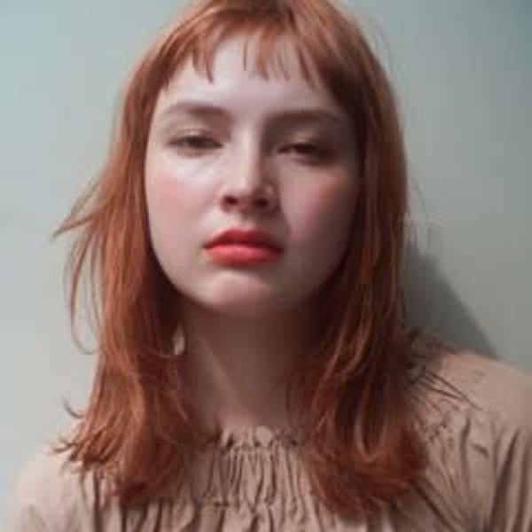 モテ髪 外ハネボブ グラデーションカラー ペールベージュ