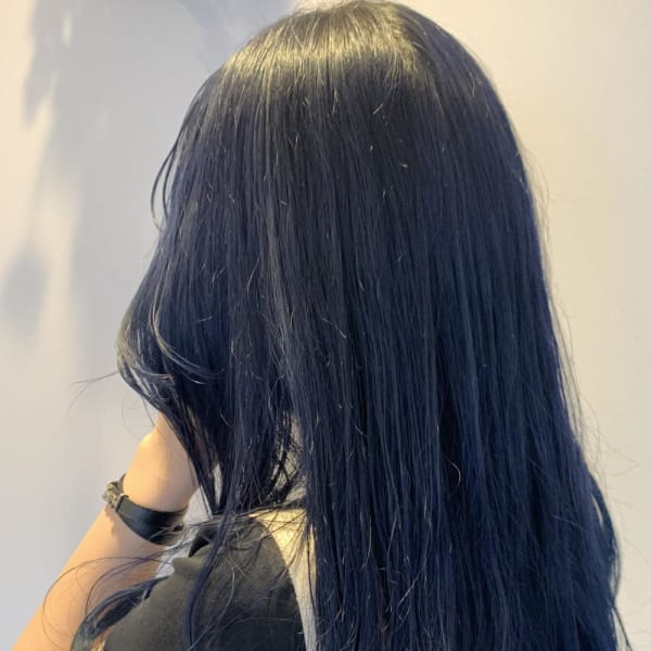 ロングボブ×くすみブルー