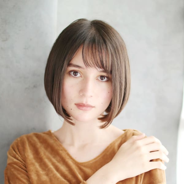 重めラインのカジュアルモードボブ|LUXIA