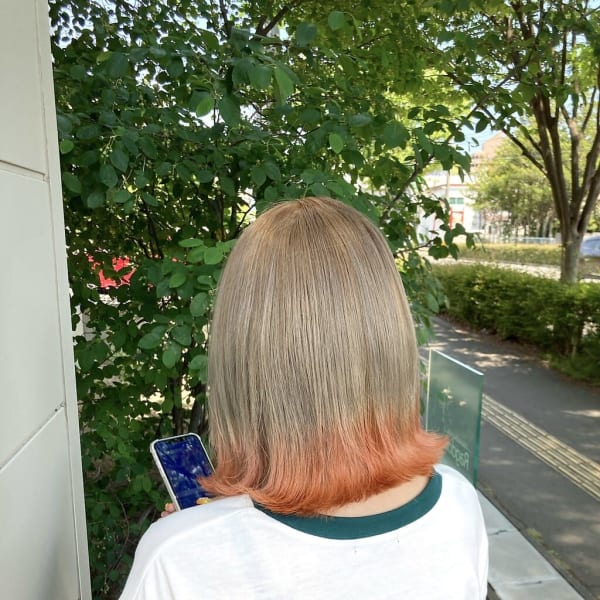 グレージュ/オレンジ