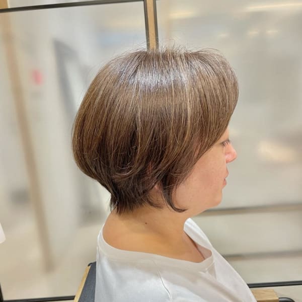 【篠原】上品な白髪ぼかしハイライト×丸みショート