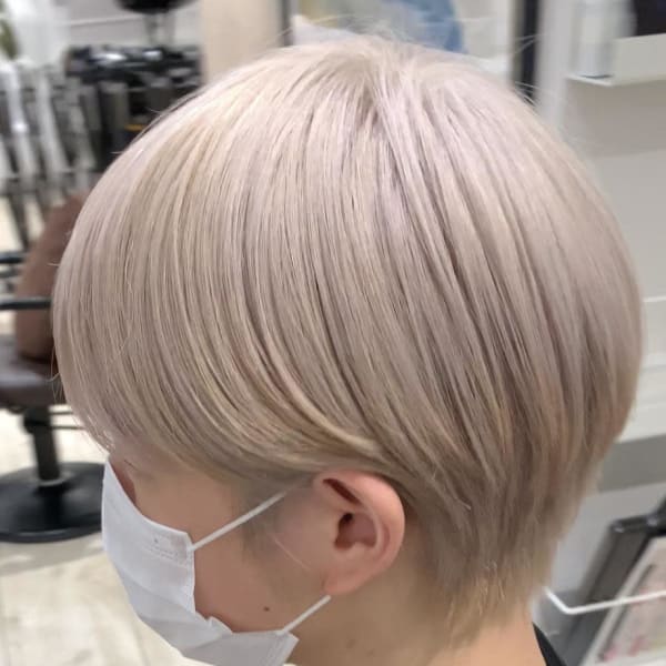 ホワイトベージュ♪ ケアブリーチ×Aujuaトリートメント