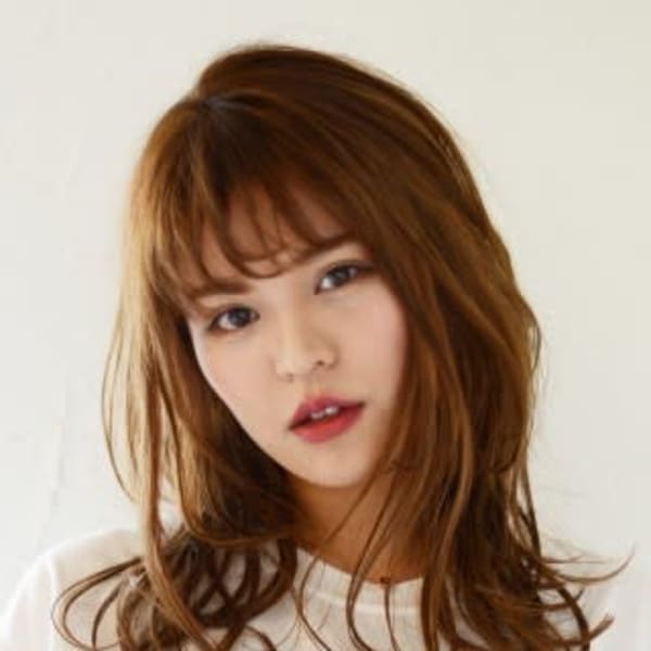 ランダムな動きのくしゃっとロング